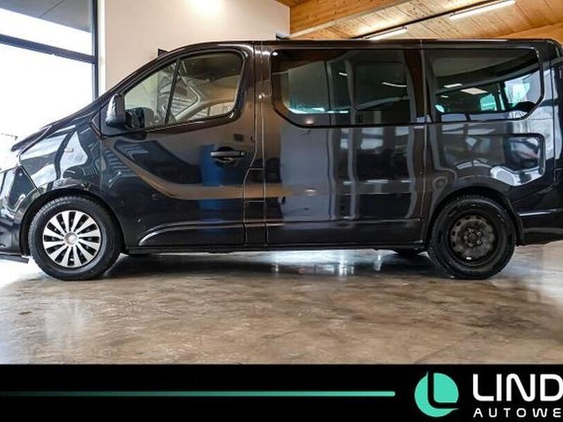 Gebraucht Opel Vivaro 146 PS (107 kW) 2016 Schwarz Van / Kleinbus