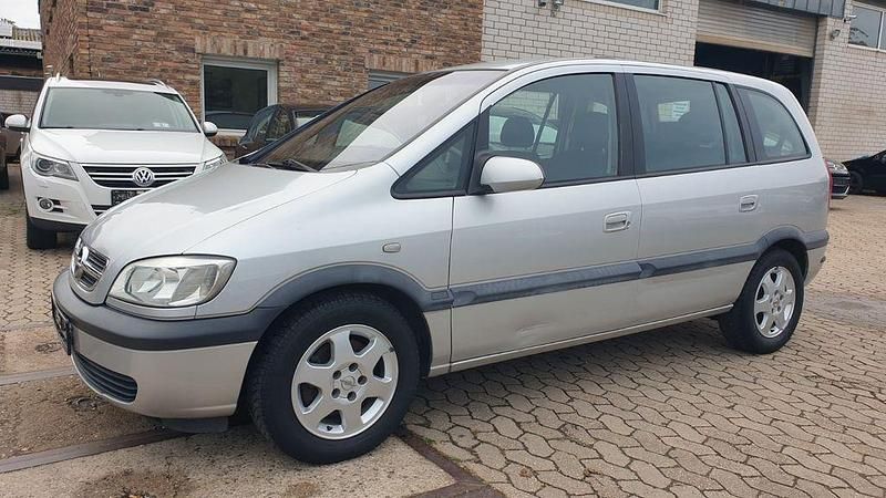 Grau Gebraucht 2004 Opel Zafira Van / Kleinbus | 2.100 € (Etwas zu teuer) - Bild 1/4