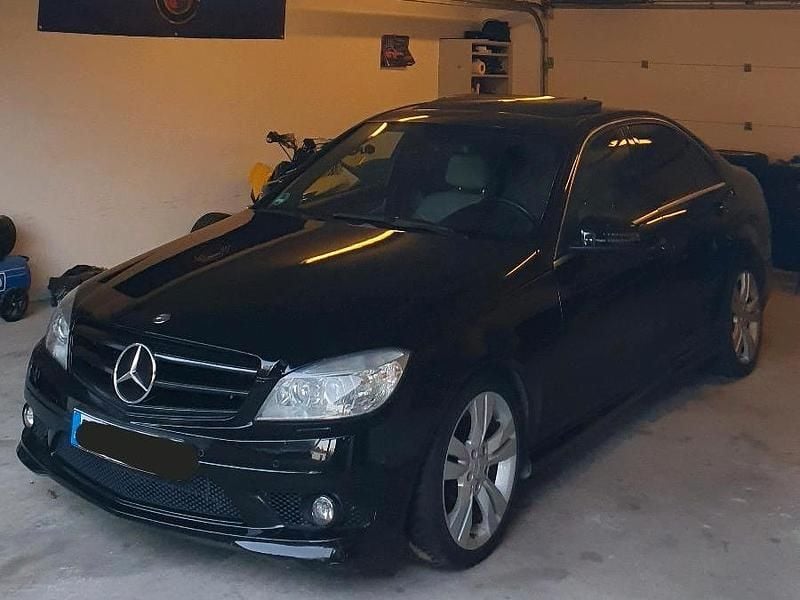 Schwarz Gebraucht 2009 Mercedes C350 AMG Limousine | 9.500 € (Fairer Preis) - Bild 1/4