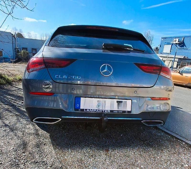 Gebraucht Mercedes CLA200 Shooting Brake Progressive 163 PS (119 kW) 2019 Grau Kombi