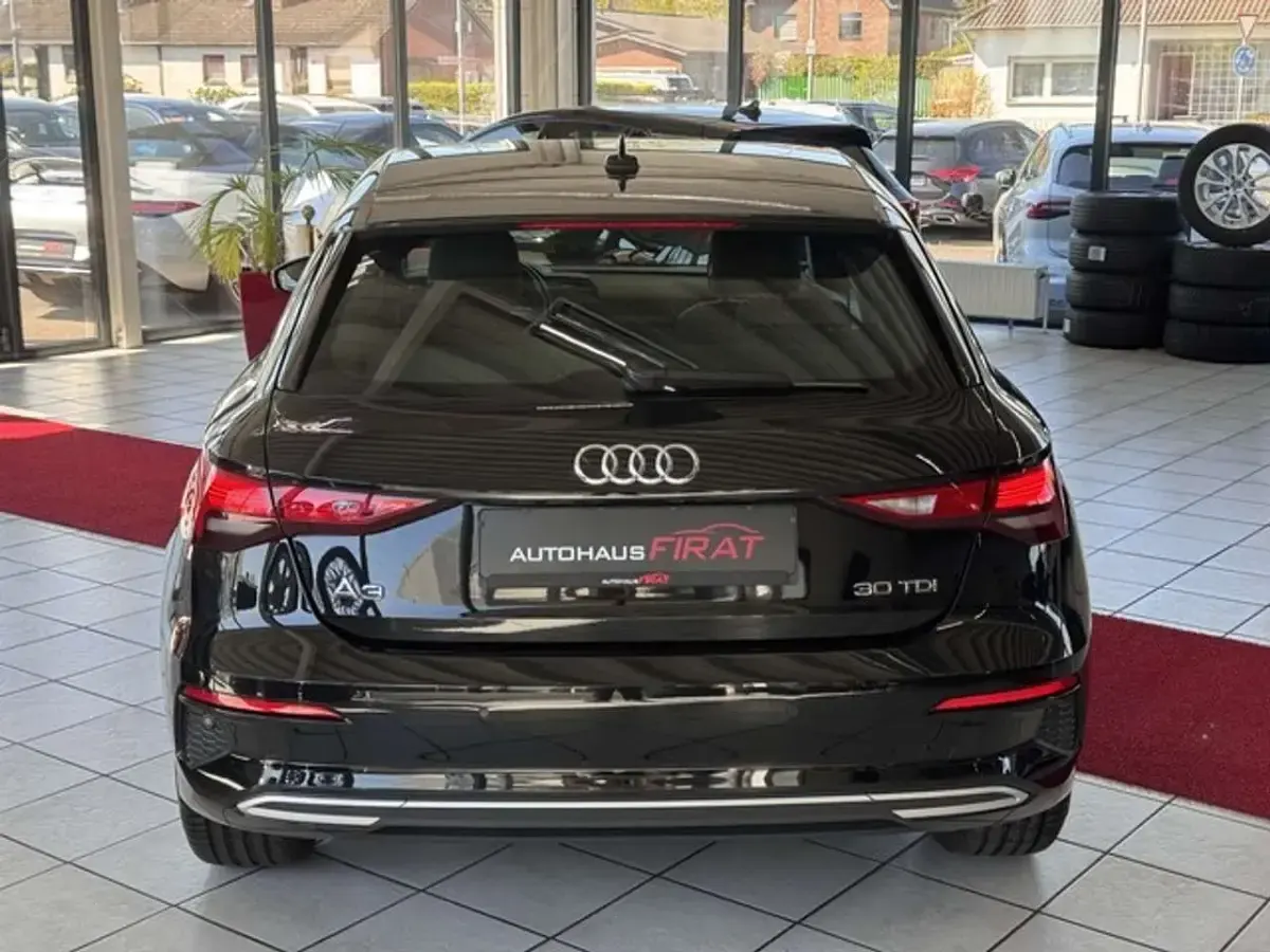 Second-hand Audi A3 Advanced 116 CP (85 kW) 2022 Negru Berlinǎ