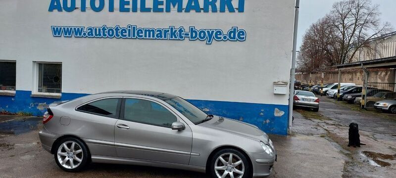 Silber Gebraucht 2007 Mercedes C200 Coupé | 4.500 € (Fairer Preis) - Bild 1/3
