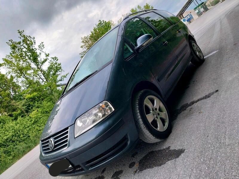 Grau Gebraucht 2008 VW Sharan Van / Kleinbus | 3.900 € (Fairer Preis) - Bild 1/4