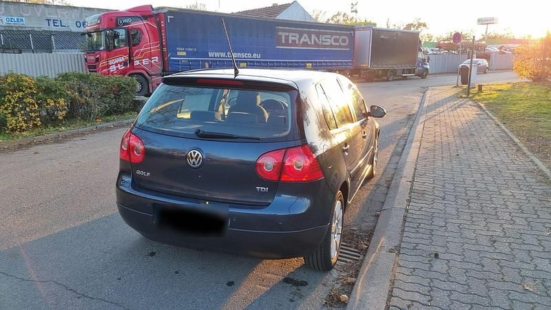 Gebraucht VW Golf V 105 PS (77 kW) 2007 Blau Limousine