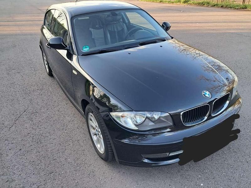 Second-hand BMW 116 122 CP (89 kW) 2010 Negru Hatchback