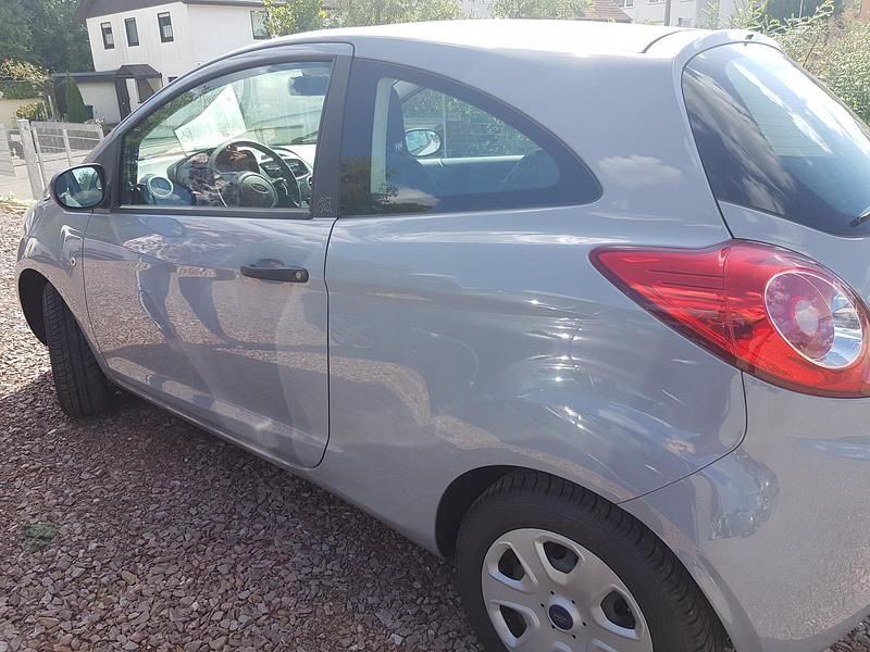 Second-hand Ford Ka 70 CP (51 kW) 2015 Gri Coupe