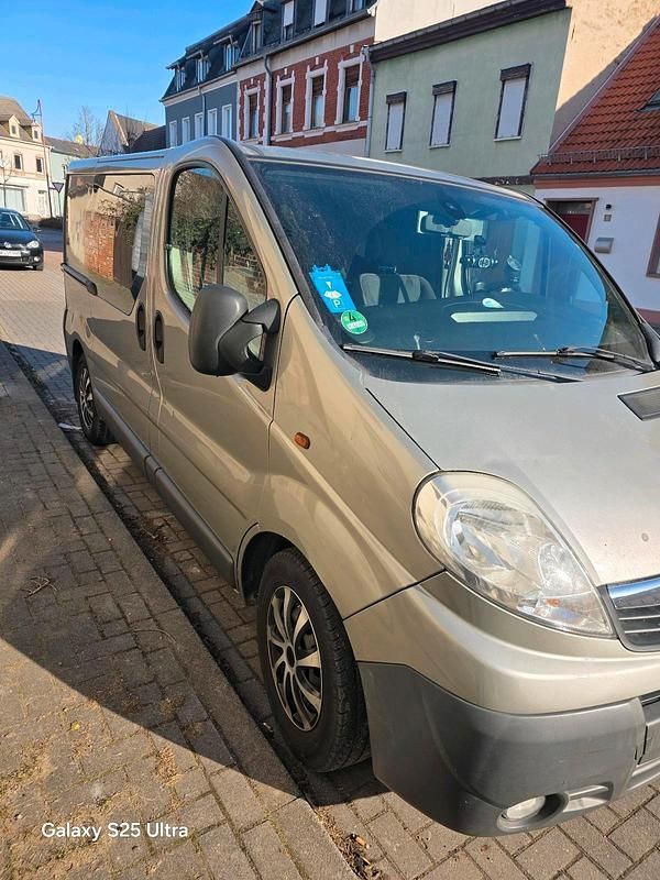 Gebraucht Opel Vivaro 146 PS (107 kW) 2008 Grün Van / Kleinbus