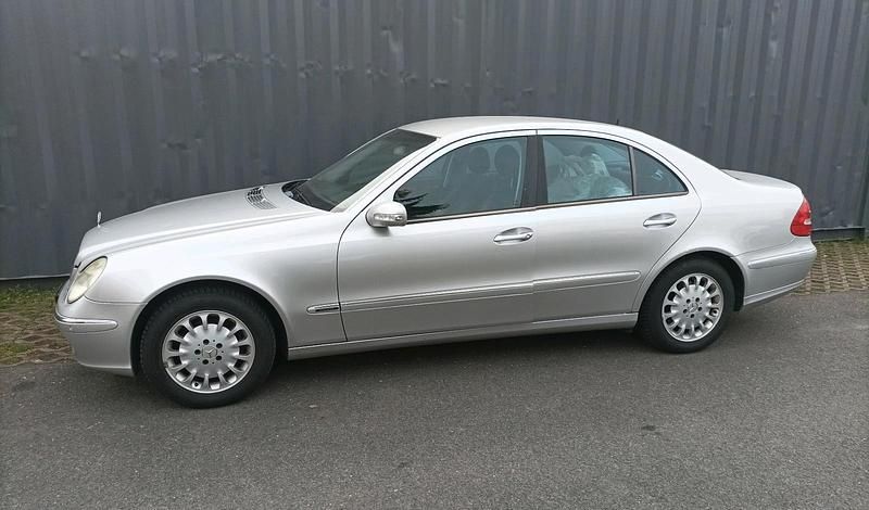 Gebraucht Mercedes E320 224 PS (164 kW) 2004 Silber Limousine