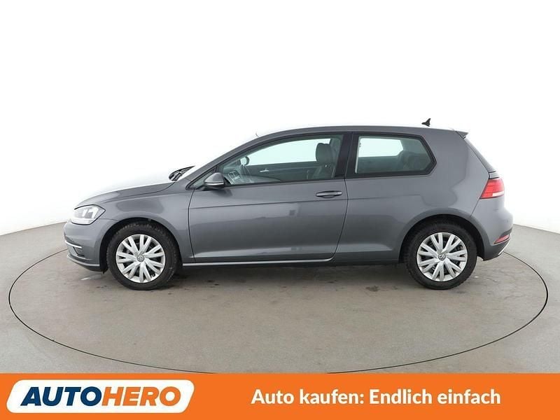 Gebraucht VW Golf VII Comfortline 116 PS (85 kW) 2018 Grau Limousine
