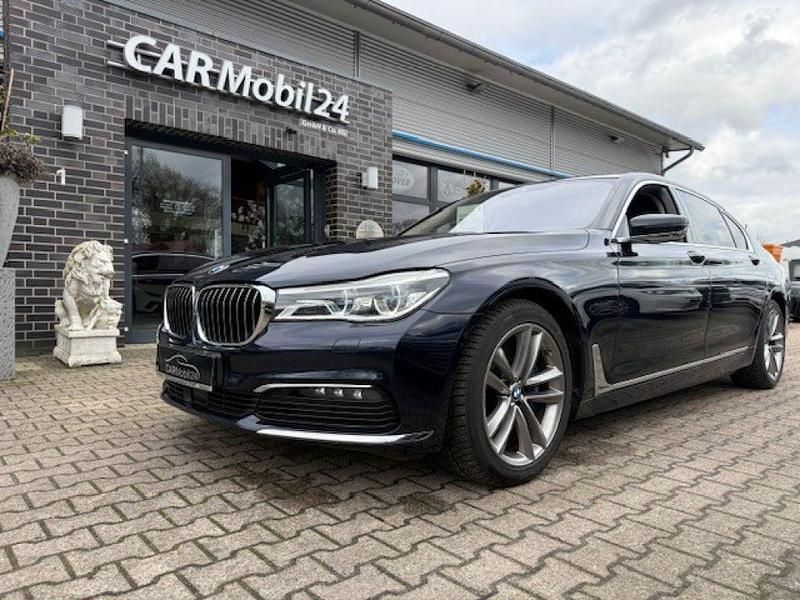 Gebraucht BMW 750L 400 PS (294 kW) 2018 Imperialblau bril (metallic) Limousine