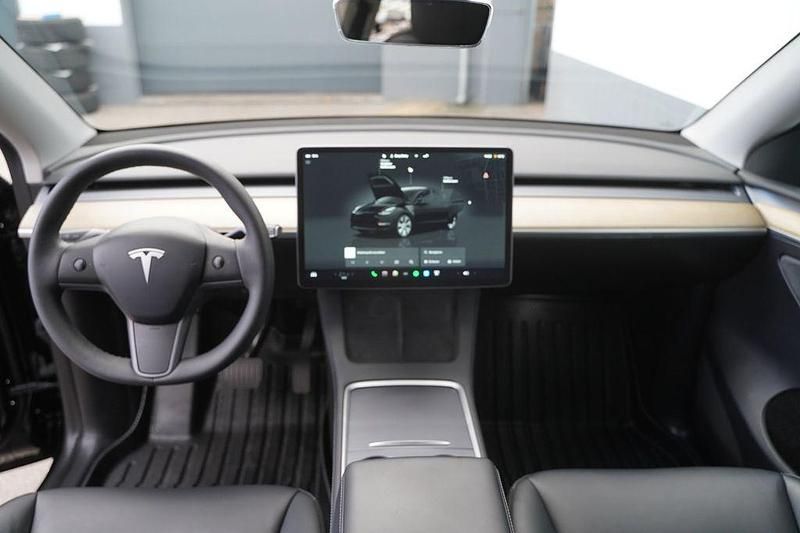 Gebraucht Tesla Model Y Standard Range 219 kW (299 PS) 2023 Schwarz SUV