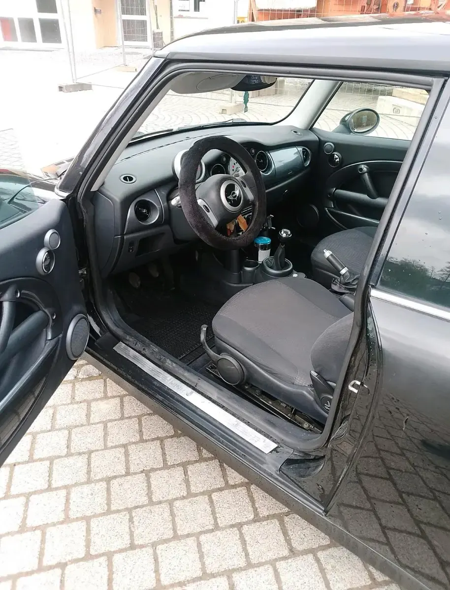 Usata Mini Cooper 116 CV (85 kW) 2004 Nero Utilitaria