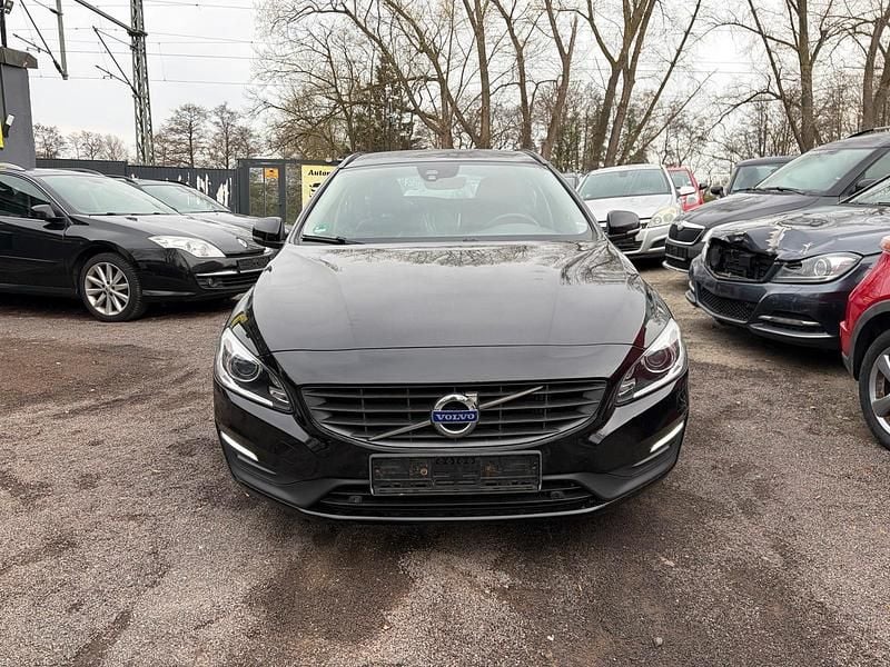Gebraucht Volvo V60 150 PS (110 kW) 2016 Schwarz Kombi