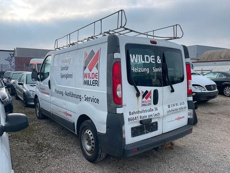 Gebraucht Opel Vivaro 114 PS (83 kW) 2007 Weiß Van / Kleinbus