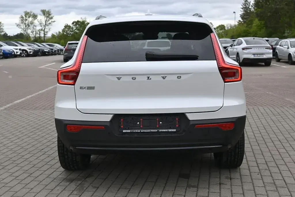 Używany Volvo EX40 185 kW (252 KM) 2025 Biały SUV