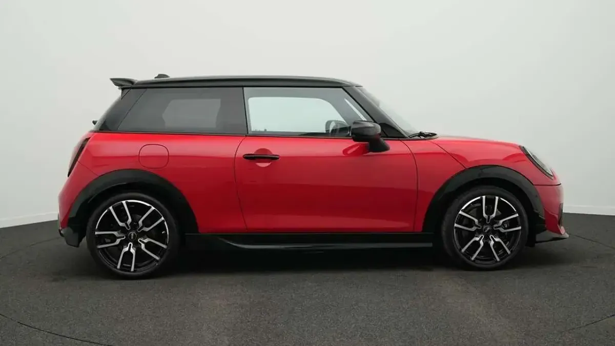 Używany Mini John Cooper Works 156 KM (114 kW) 2025 Czerwony Hatchback