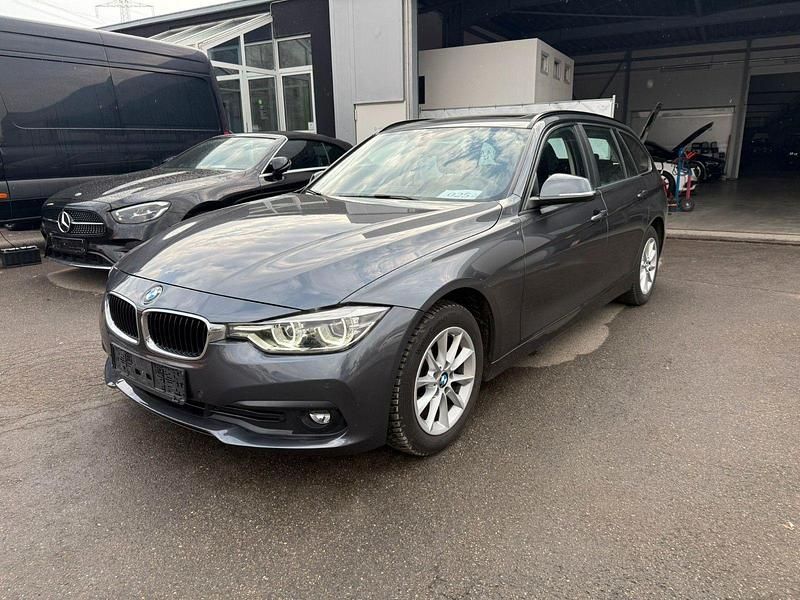 Gebraucht BMW 318 Performance 150 PS (110 kW) 2018 Grau Kombi
