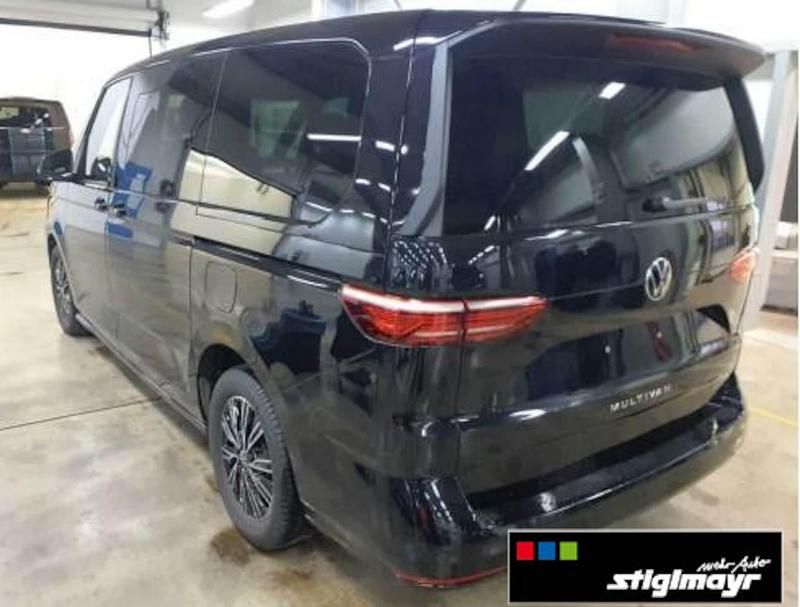 Second-hand VW Multivan Life 150 CP (110 kW) 2025 Monovolum