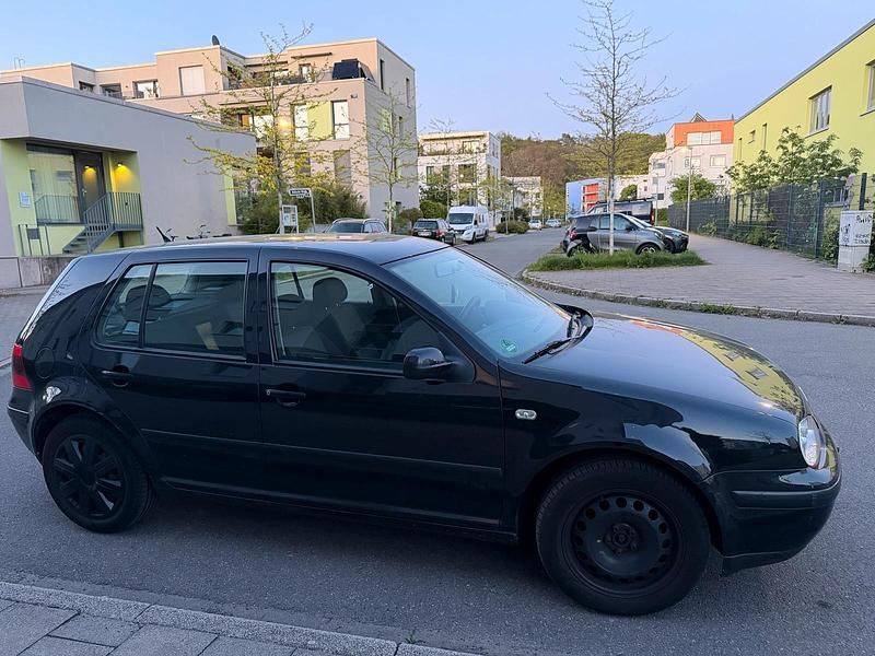 Gebraucht VW Golf IV 75 PS (55 kW) 2001 Schwarz Kleinwagen