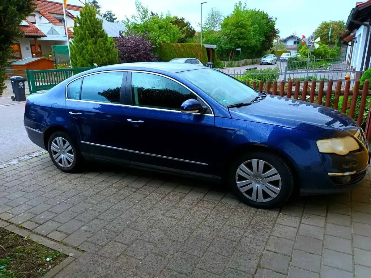 Gebraucht VW Passat Comfortline 150 PS (110 kW) 2006 Blau Limousine