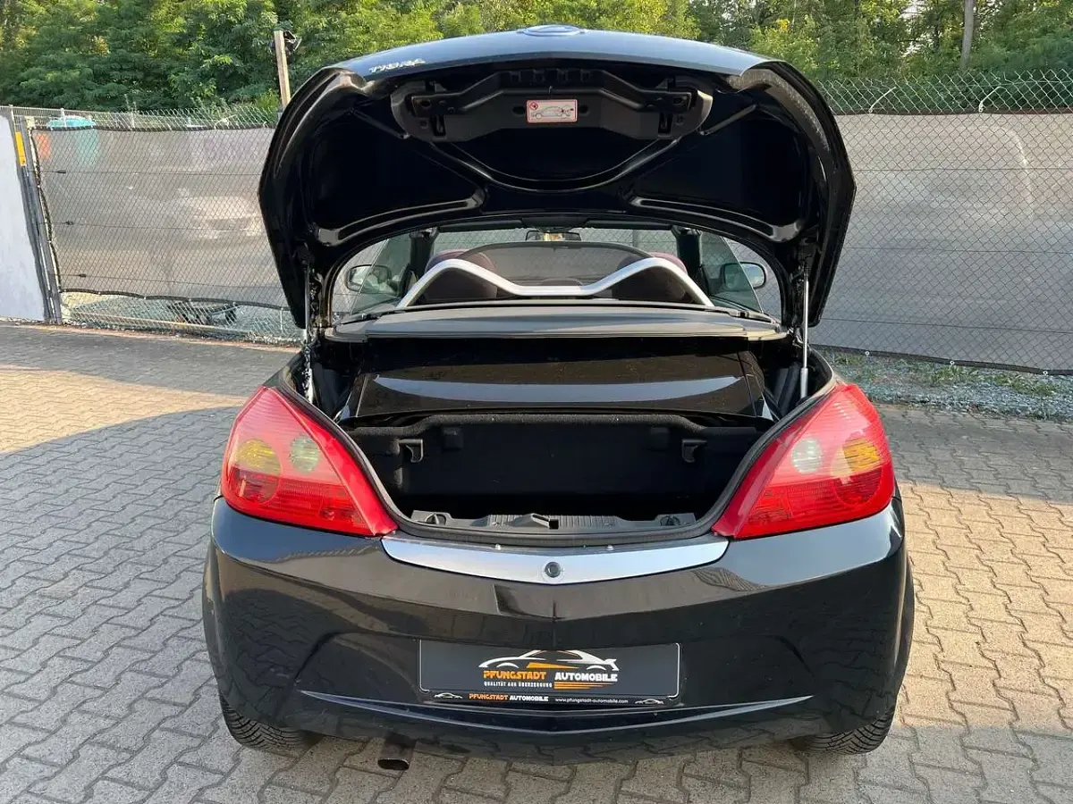 Gebraucht Opel Tigra Sport 90 PS (66 kW) 2006 Saphirschwarz mi2 Cabrio
