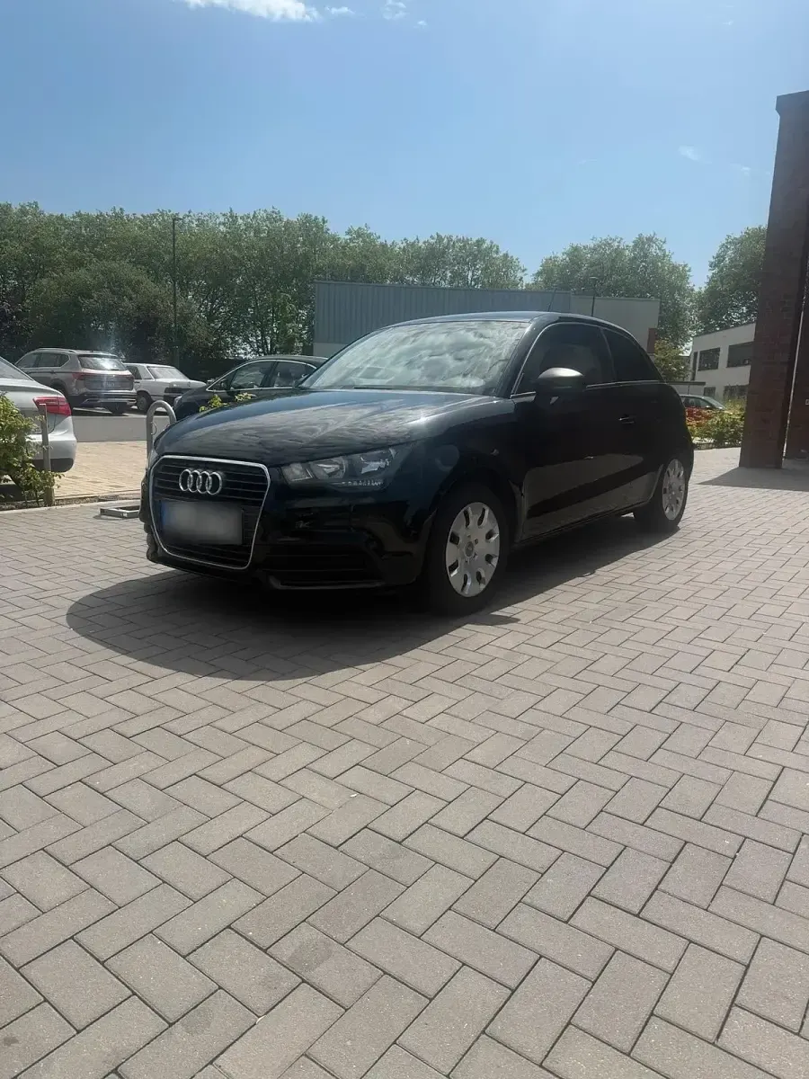Używany Audi A1 122 KM (89 kW) 2011 Czarny Hatchback