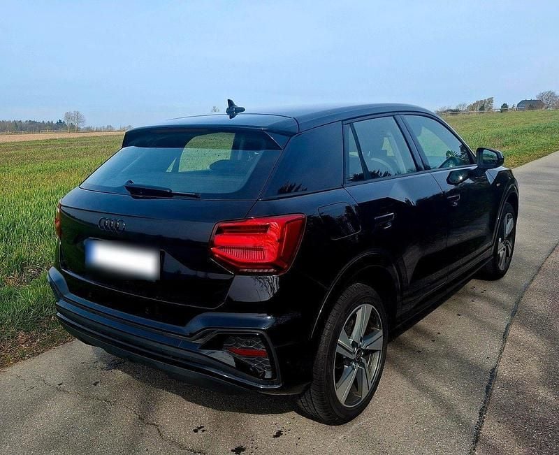 Gebraucht Audi Q2 S-Line 150 PS (110 kW) 2024 Schwarz SUV