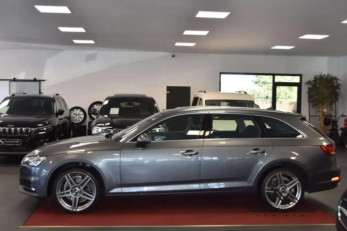 Gebraucht Audi A4 S-Line 170 PS (125 kW) 2019 Grau Kombi