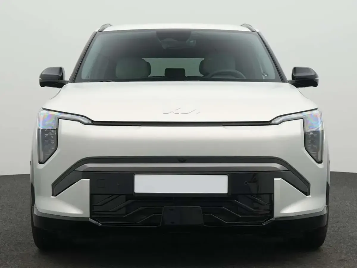 Second-hand Kia EV3 150 kW (204 CP) 2025 Alb SUV
