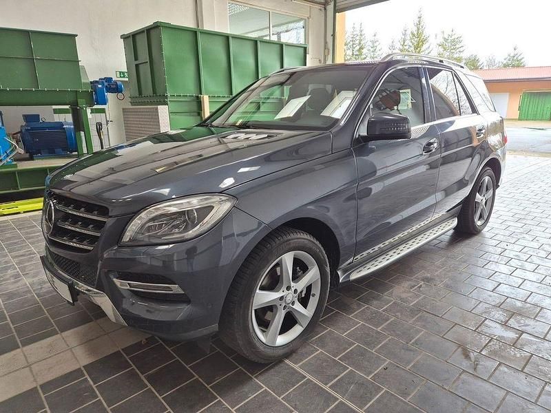 Gebraucht Mercedes ML350 258 PS (189 kW) 2014 Grau SUV