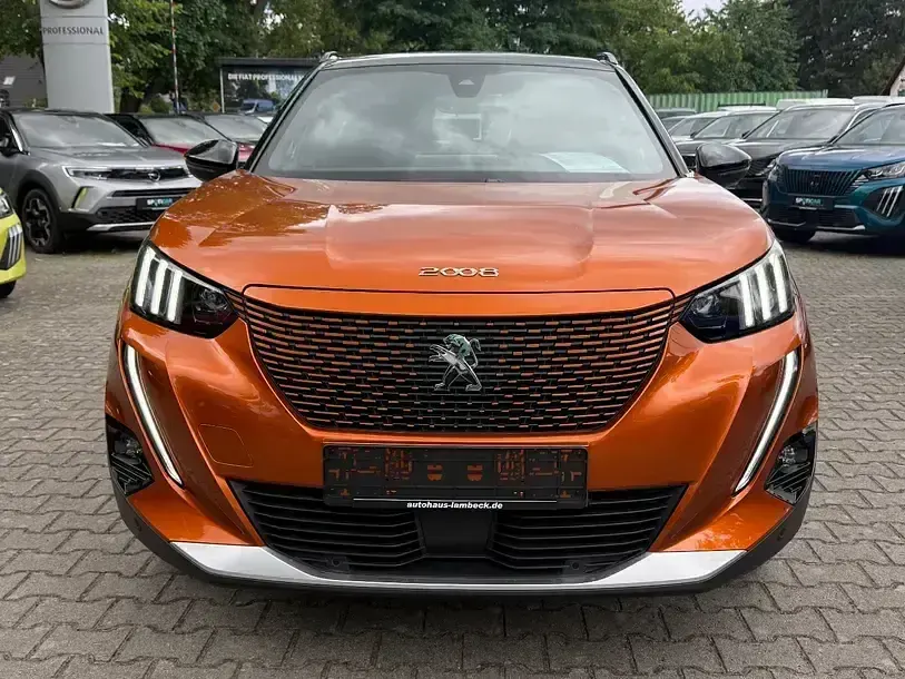 Gebraucht Peugeot e-2008 GT 100 kW (136 PS) 2021 Orange fusion (metallic) SUV