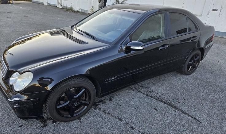 Gebraucht Mercedes C230 2004 Schwarz Limousine