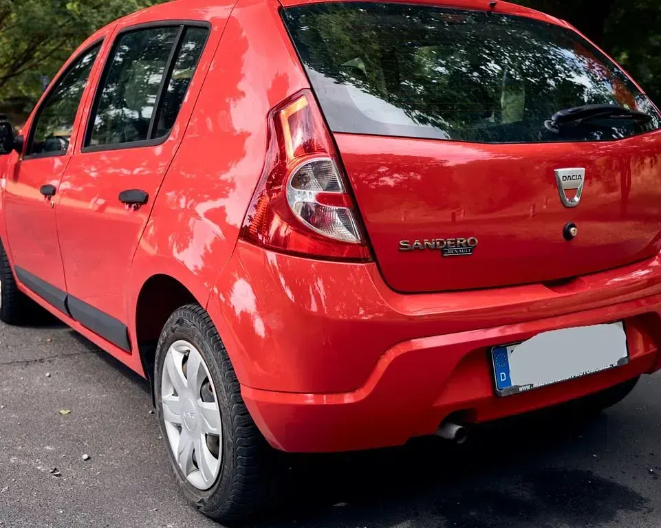Gebraucht Dacia Sandero 75 PS (55 kW) 2009 Rot Limousine