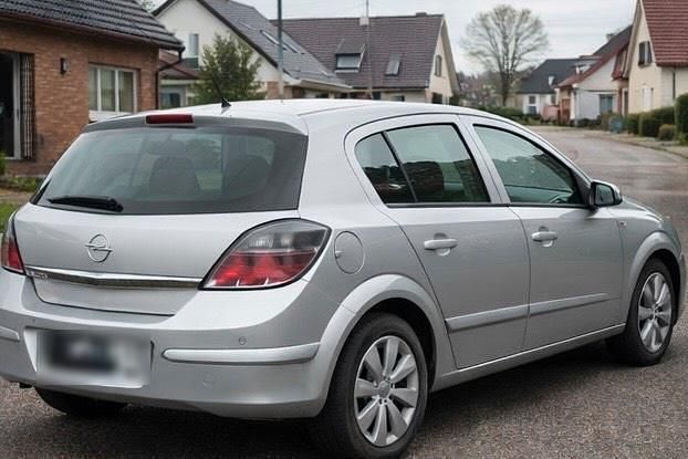 Gebraucht Opel Astra 90 PS (66 kW) 2007 Silber Kleinwagen