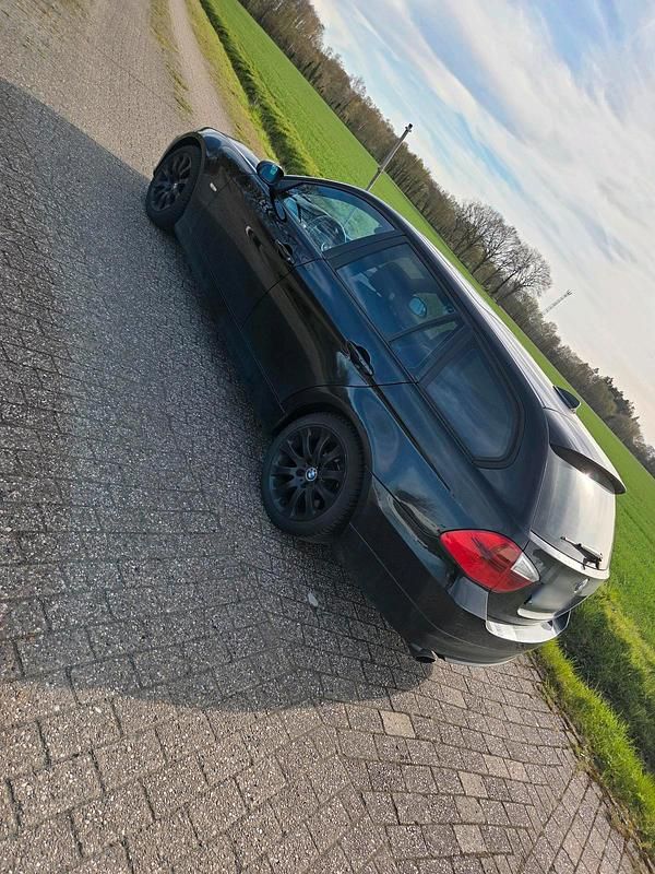 Gebraucht BMW 320 170 PS (125 kW) 2008 Schwarz Kombi