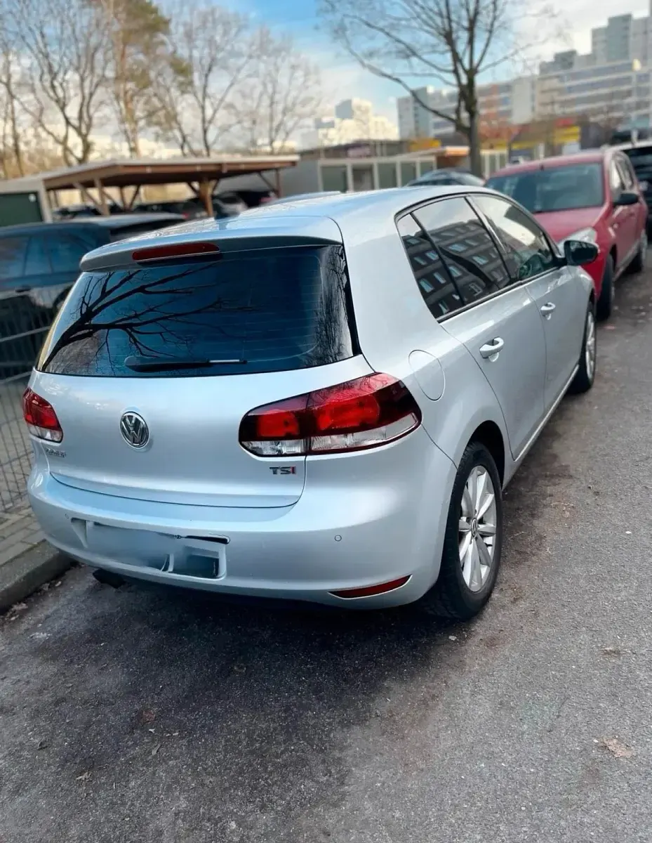 Gebraucht VW Golf VI 122 PS (89 kW) 2010 Grau Kleinwagen