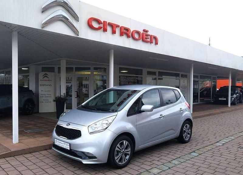 Silber Gebraucht 2017 Kia Venga DREAM-TEAM Edition Kleinwagen | 12.740 € (Fairer Preis) - Bild 1/4