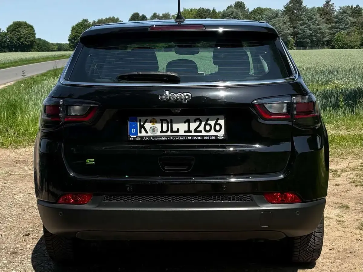 Gebraucht Jeep Compass 131 PS (96 kW) 2022 Schwarz SUV