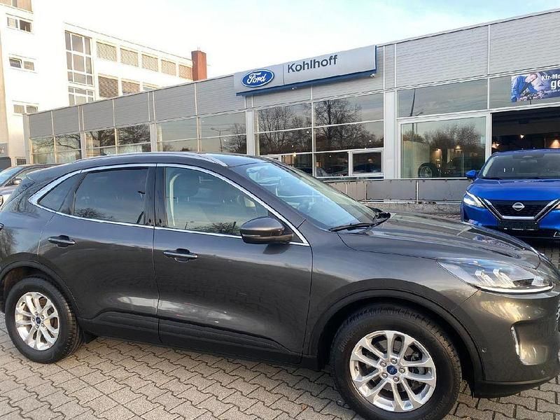 Gebraucht Ford Kuga Titanium 150 PS (110 kW) 2020 Grau SUV