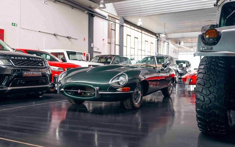 Second-hand Jaguar E-Type 269 CP (197 kW) 1961 Verde Cabrio