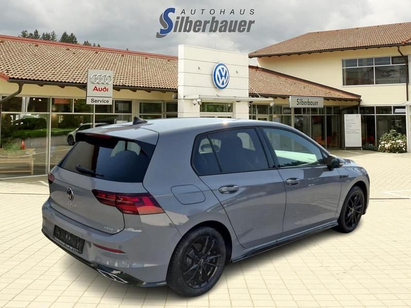 Gebraucht VW Golf VIII R-line 150 PS (110 kW) 2024