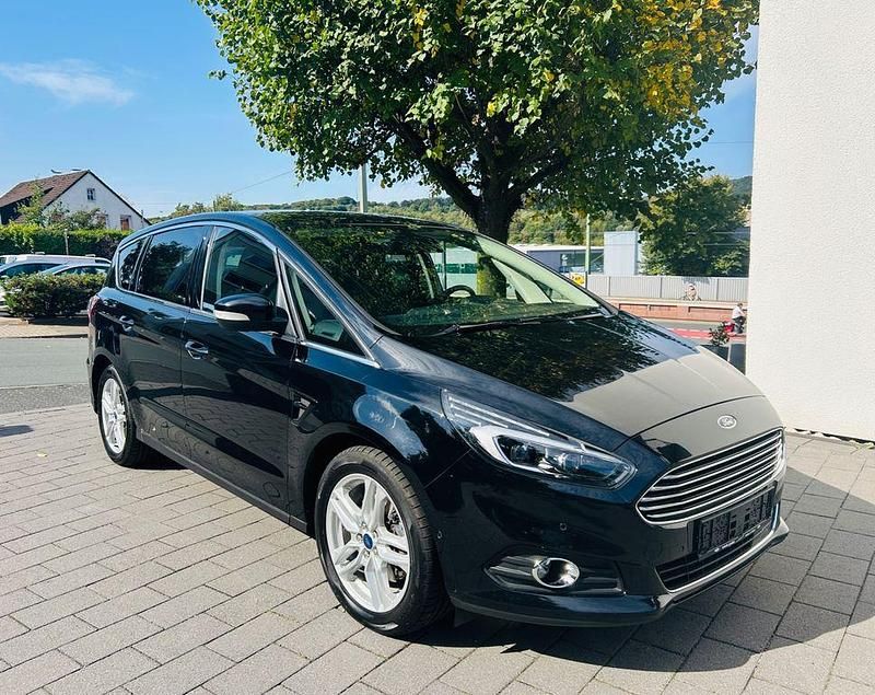 Shadow black Gebraucht 2017 Ford S-MAX Titanium Van / Kleinbus | 19.900 € (Fairer Preis) - Bild 1/4