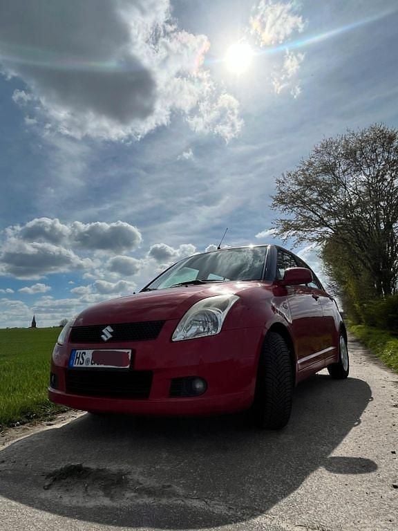 Gebraucht Suzuki Swift Exclusive 102 PS (75 kW) 2008 Rot Kleinwagen