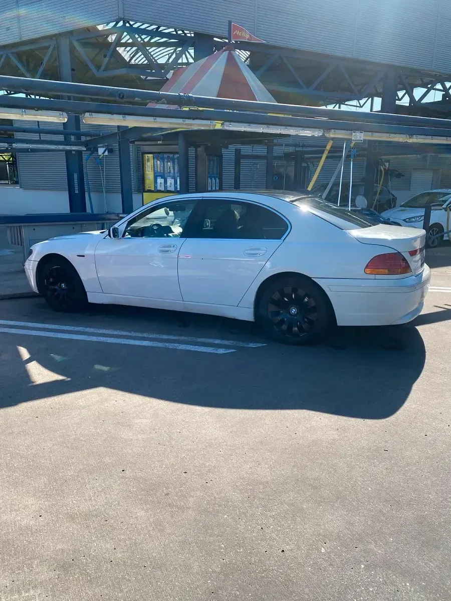 Second-hand BMW 740 258 CP (189 kW) 2004 Alb Berlinǎ