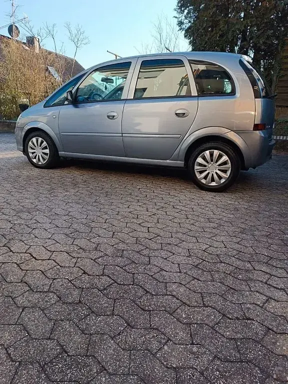 Second-hand Opel Meriva Edition 90 CP (66 kW) 2008 Gri Monovolum