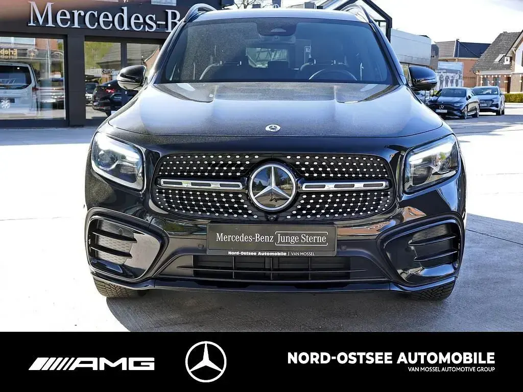 Gebraucht Mercedes GLB200 Advanced Plus 150 PS (110 kW) 2025 Metalliclack kosmosschwarz SUV