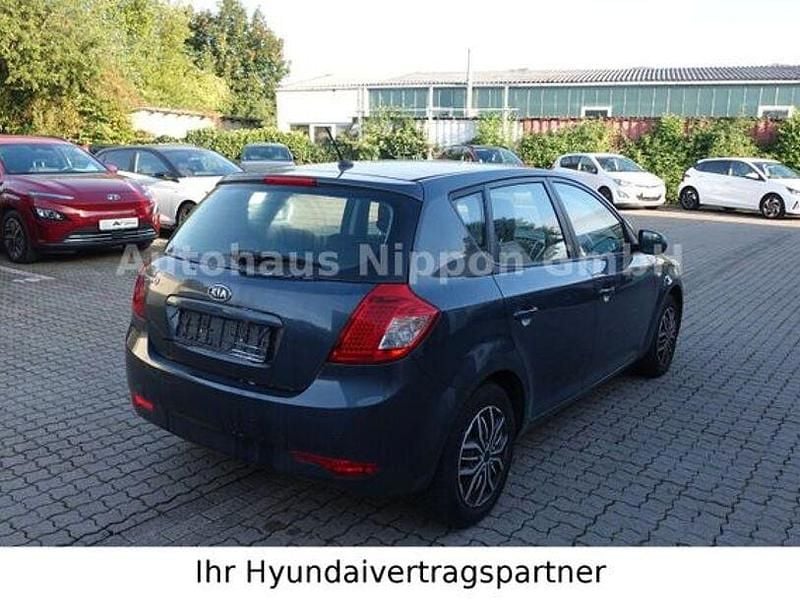 Gebraucht Kia Ceed 90 PS (66 kW) 2011 Grau Kleinwagen