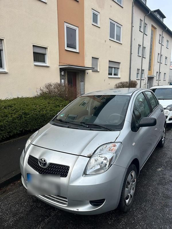 Silber Gebraucht 2006 Toyota Yaris Kleinwagen | 1.500 € (Guter Preis) - Bild 1/4