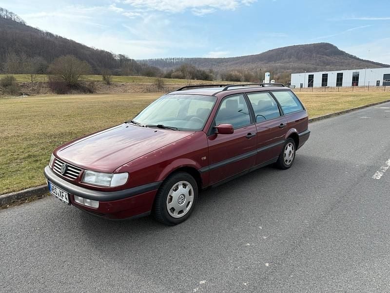 Gebraucht VW Passat 101 PS (74 kW) 1997 Rot Kombi