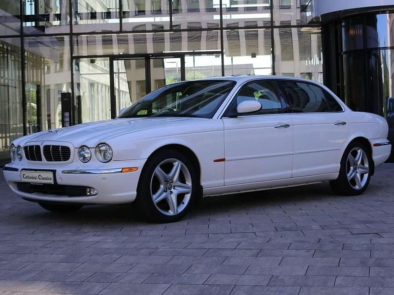 Gebraucht Jaguar XJ8 298 PS (219 kW) 2005 White onyx Limousine